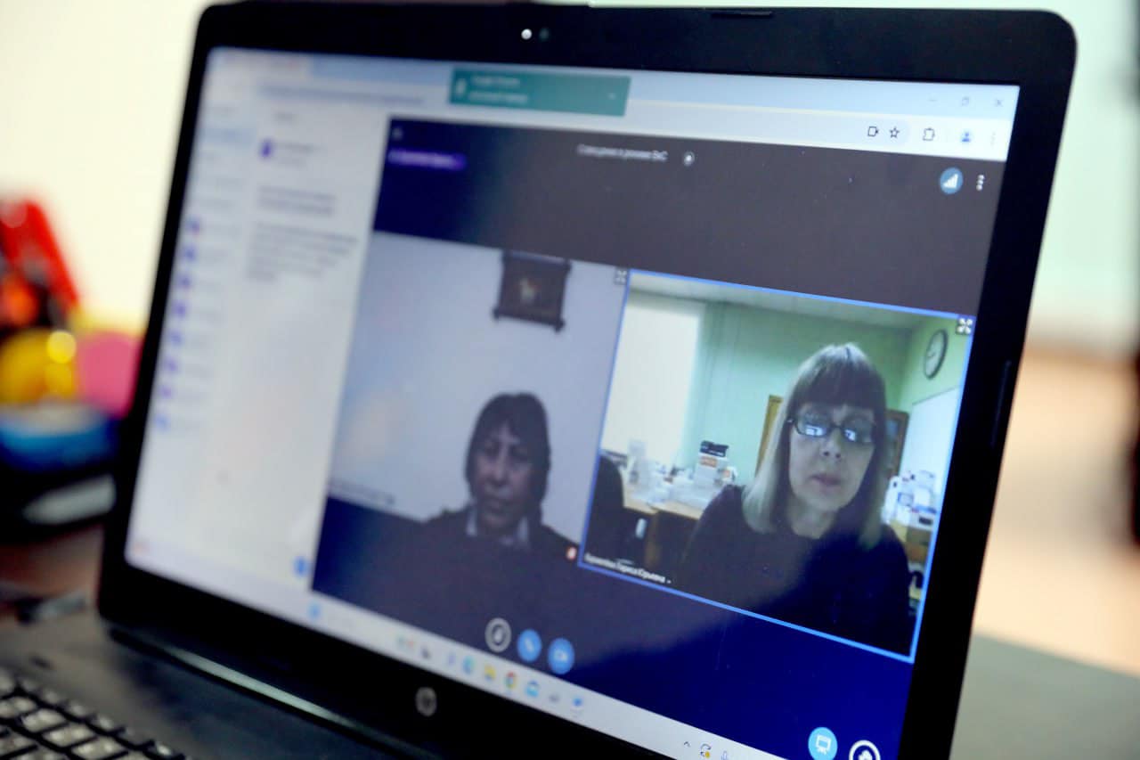 В Русском доме в Гюмри прошел вебинар «Мастерская учителя» для педагогов с коллегами из Твери.